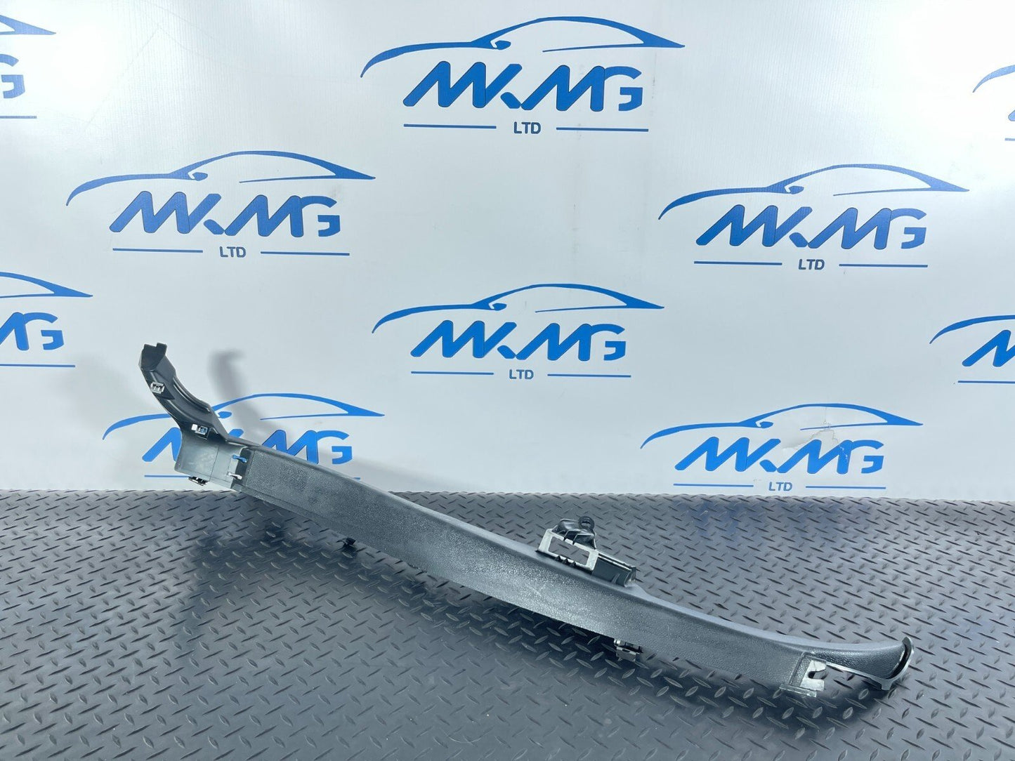 14-21 MERCEDES BENZ C350e W205 GENUINE REAR LEFT BLACK C PILLAR TRIM A2056903105