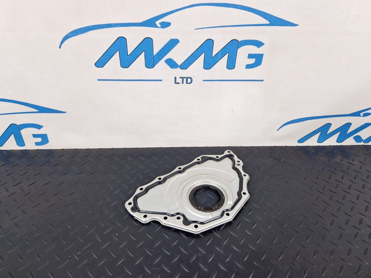 19-ON MERCEDES BENZ B CLASS W247 DIESEL TIMING BELT COVER CAP A2540100301