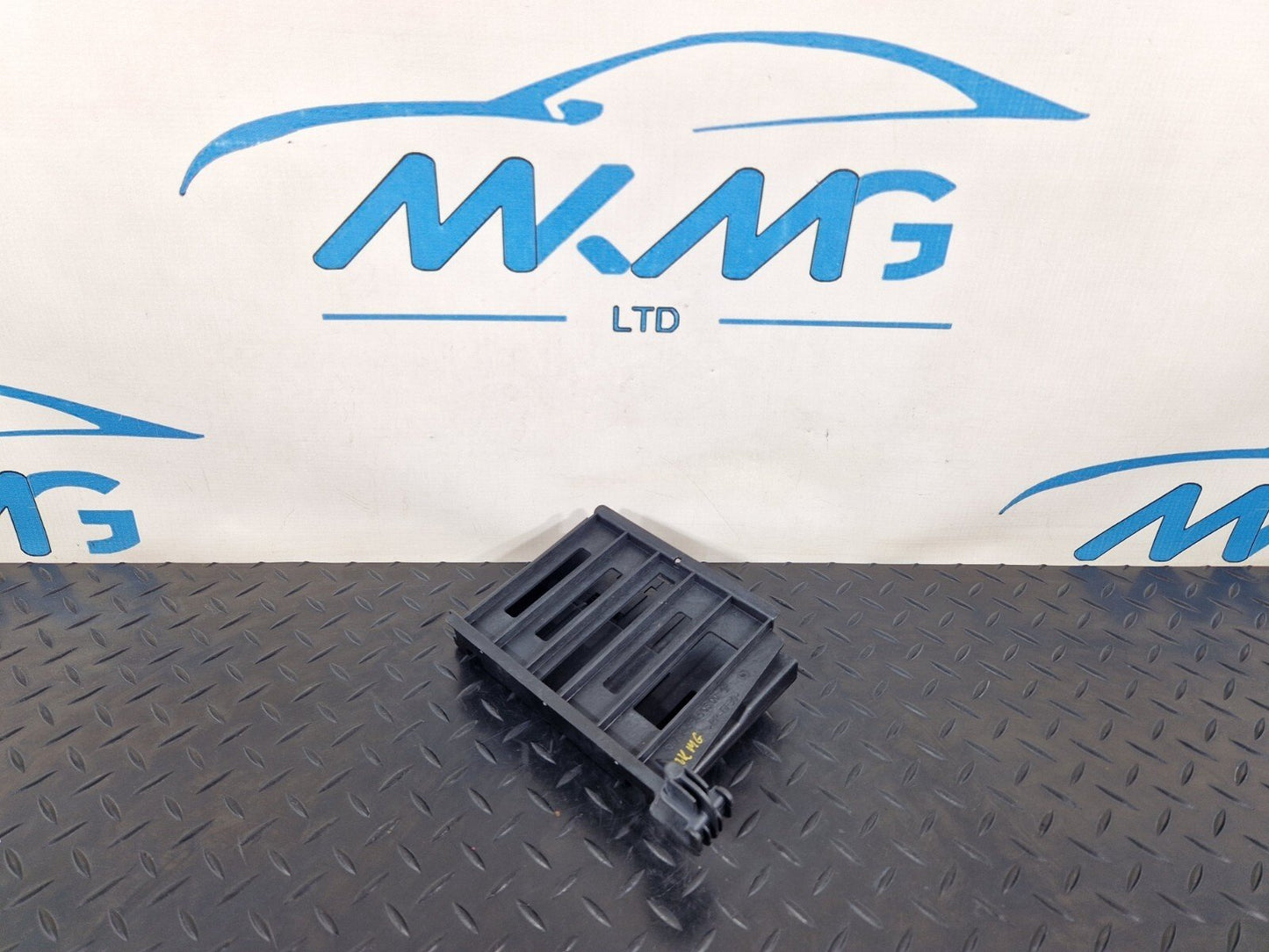 14-20 MERCEDES GLA 200 X156 GEARBOX CONTROL MODULE BRACKET HOLDER A2465450500