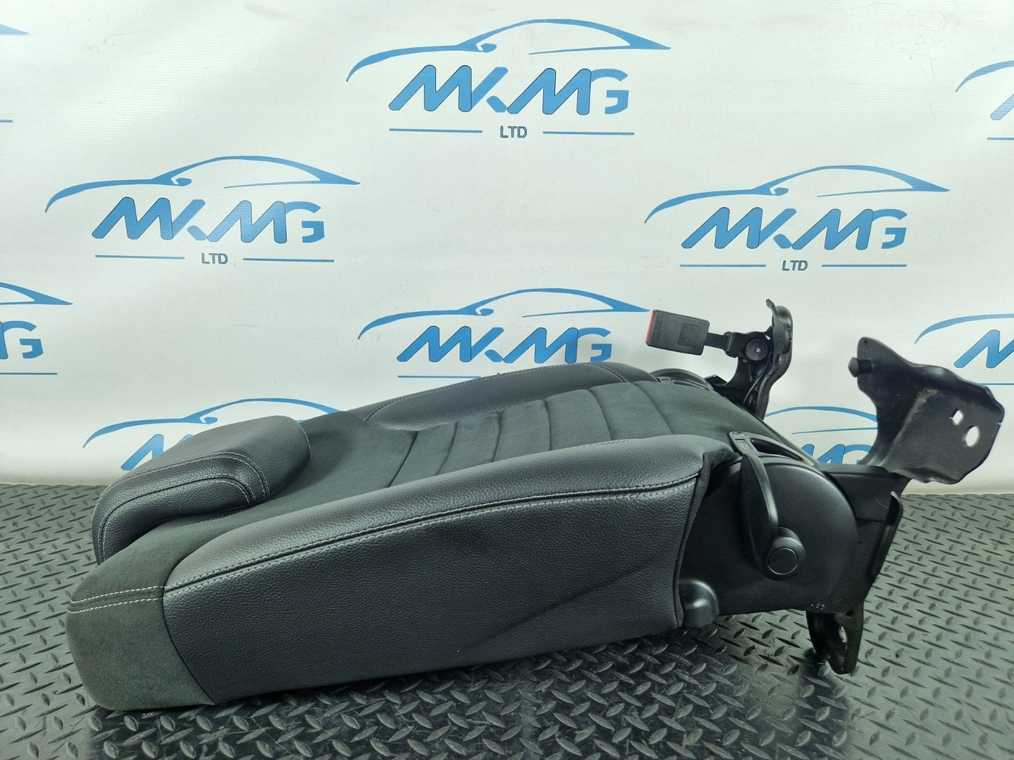 11-19 MERCEDES BENZ ML W166 REAR RIGHT DRIVER SIDE SEAT BACKREST HALF LEATHER
