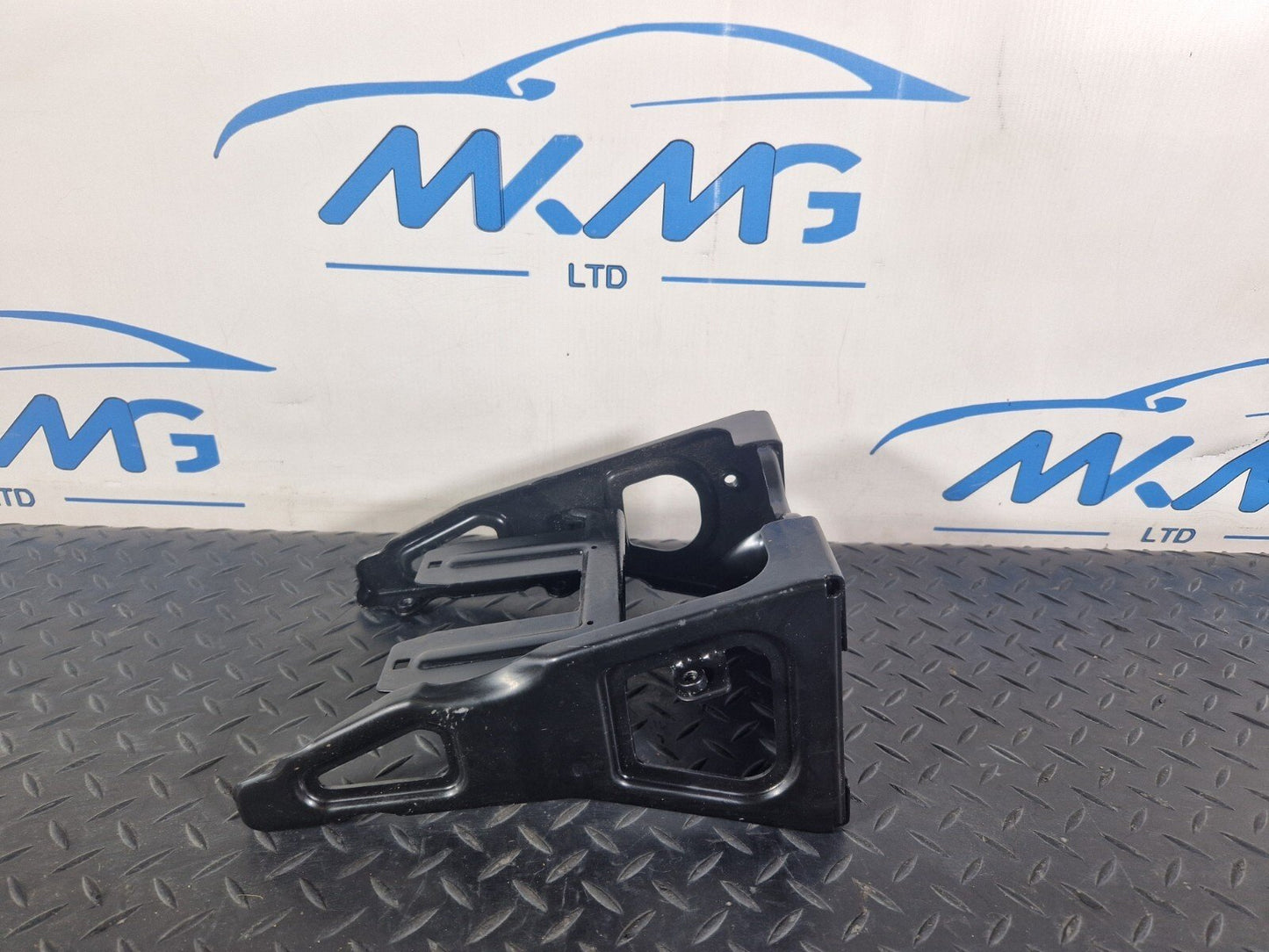 19-ON MERCEDES BENZ A CLA C118 W177 ENGINE BAY SUPPORT BRACKET A2475452601