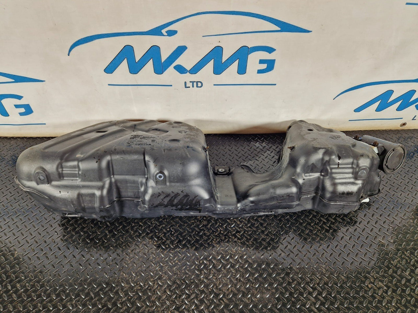 BMW 1 2 SERIES F20 F21 F22 F23 F87 M235I BARE PETROL FUEL TANK WITH PUMP 7326870