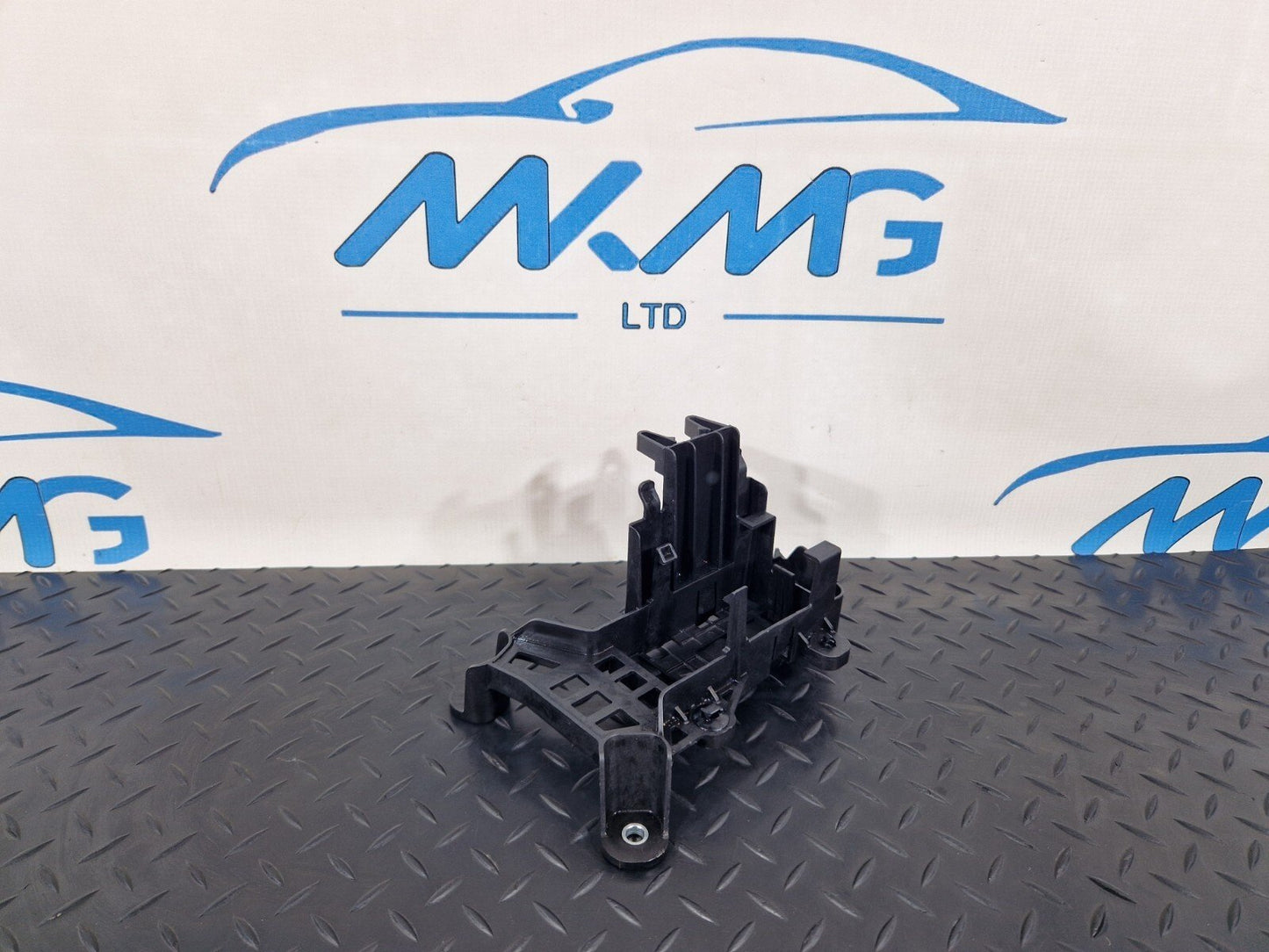 19-ON MERCEDES CLA C118 UNDER BODY BRACKET A2475452901
