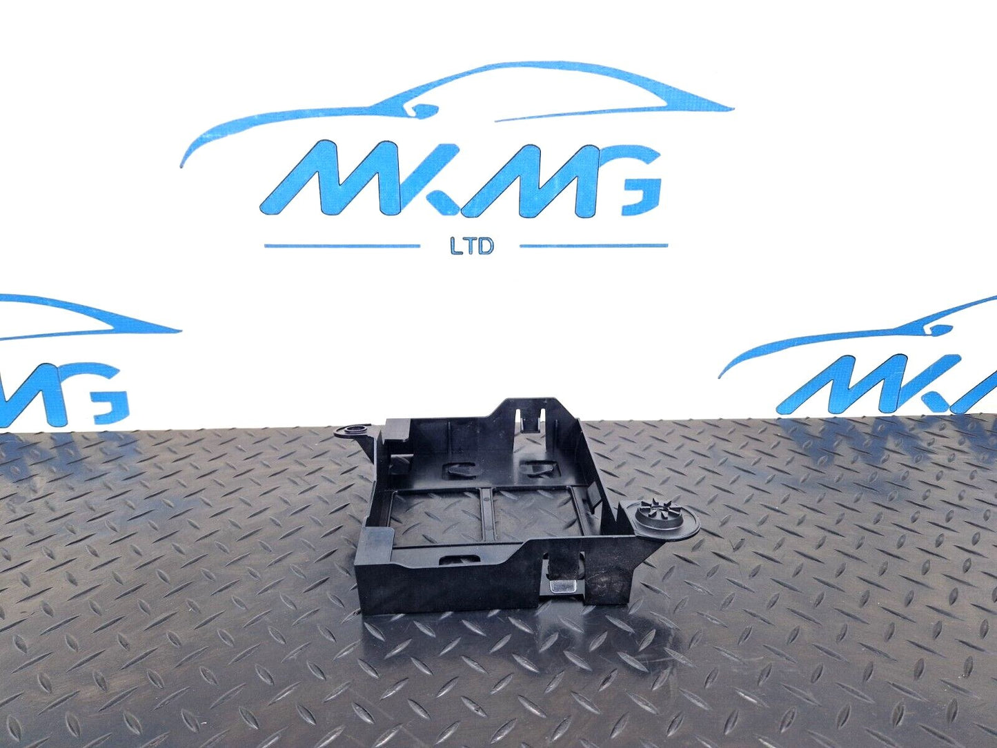 10-18 AUDI A7 4G S-LINE GENUINE OEM BRACKET MOUNT TRIM 4G8907368