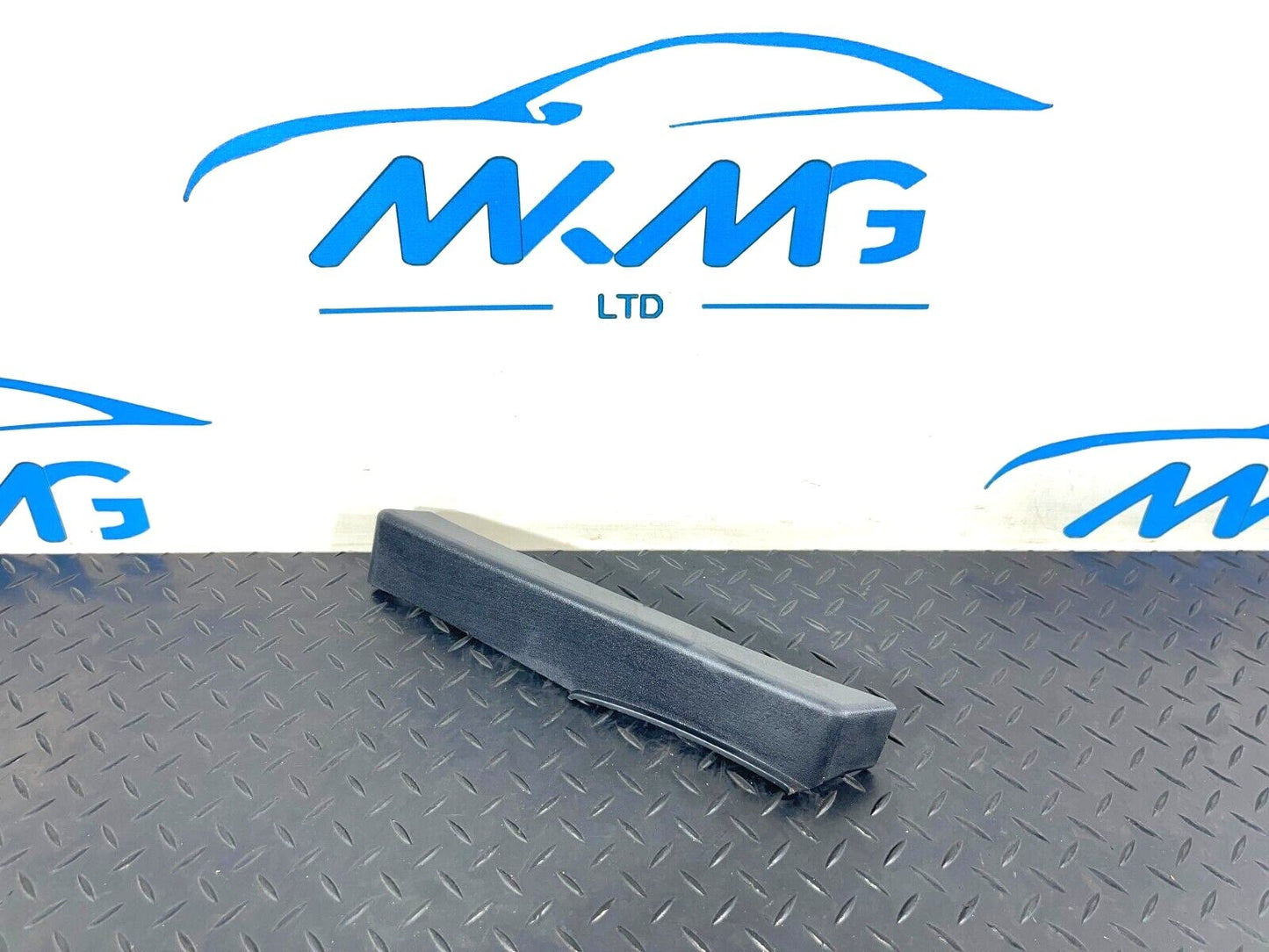 2019-ON  LAND ROVER DISCOVERY L550 INTERIOR PART RIGHT SIDE LK72043C26A