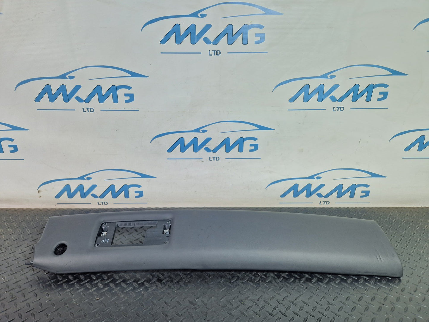 Land Rover Range Rover Evoque L551 SUV Centre Dash Panel Damaged R8D204268C