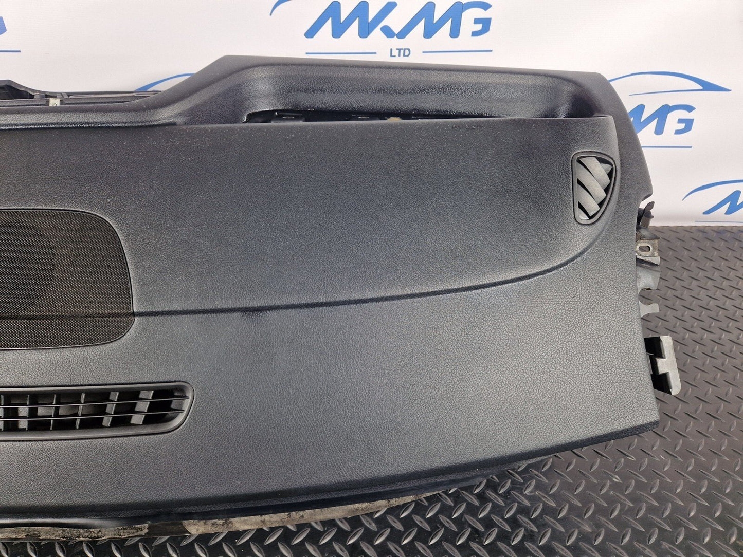 19-ON MERCEDES BENZ B CLASS W247 GENUINE DASHBOARD PANEL WITH A-BAG 2478607302