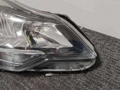 Vauxhall Corsa MK3 (D) (4400) Hatchback Genuine Front Right Headlight 13446800