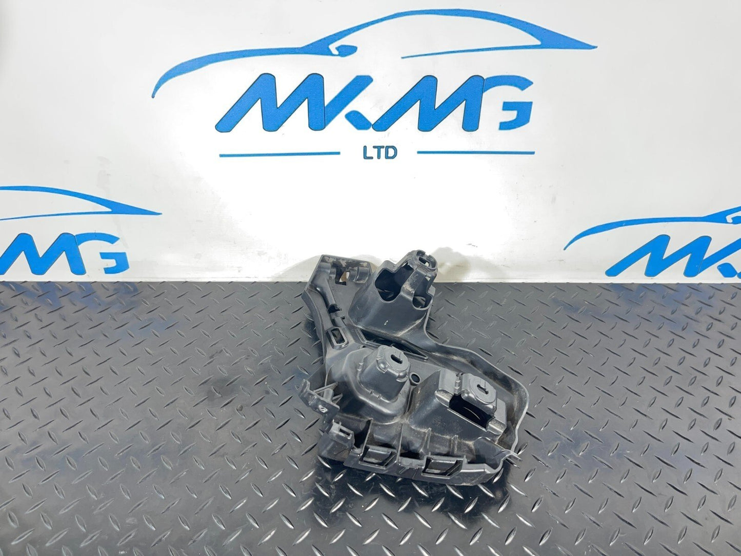 BMW F44 Gran Coupe Bumper Bracket Rear Right O/S Upper Guide Mount 8494946