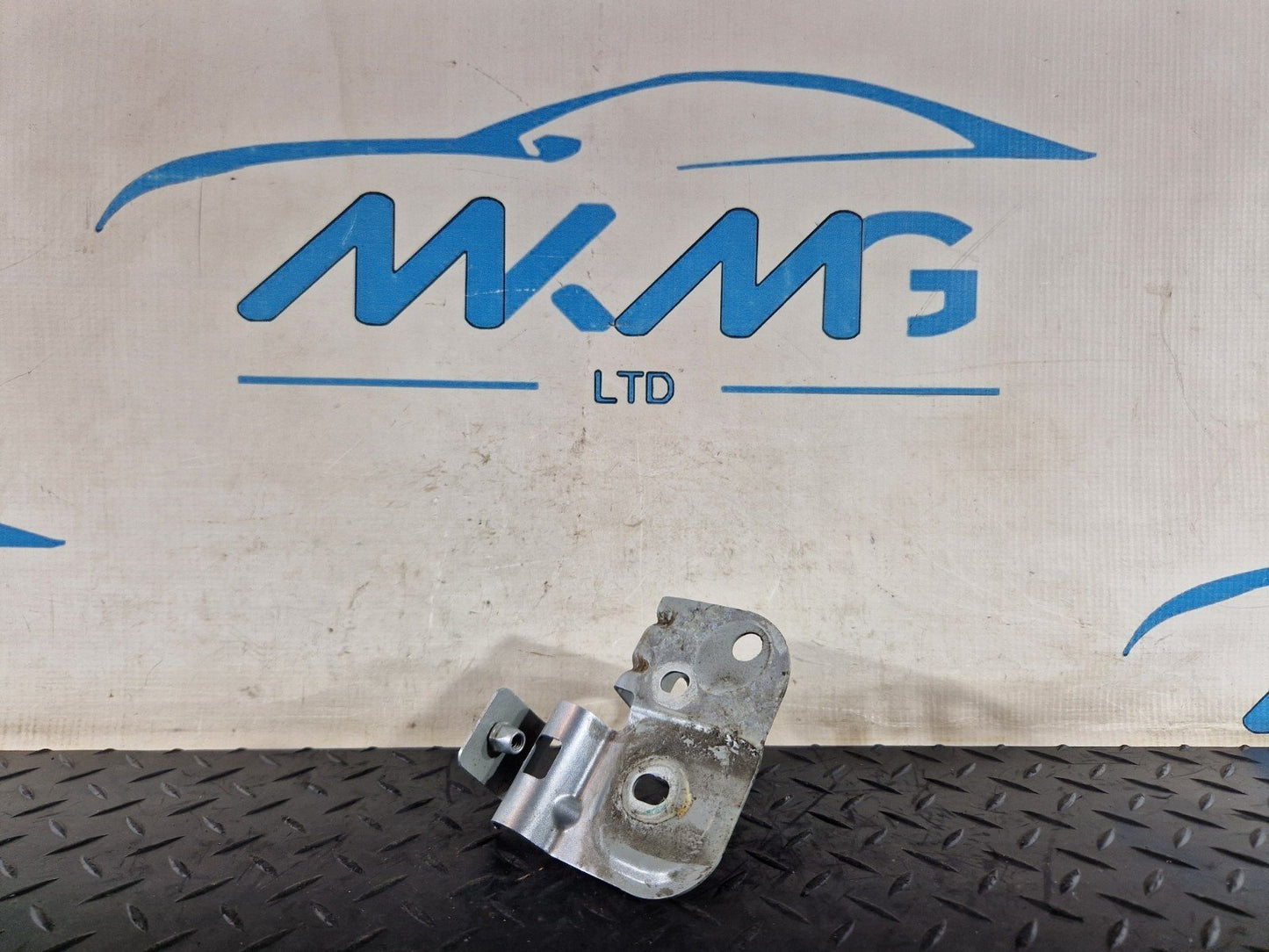 AUDI Unknown Part Type 4M0821168
