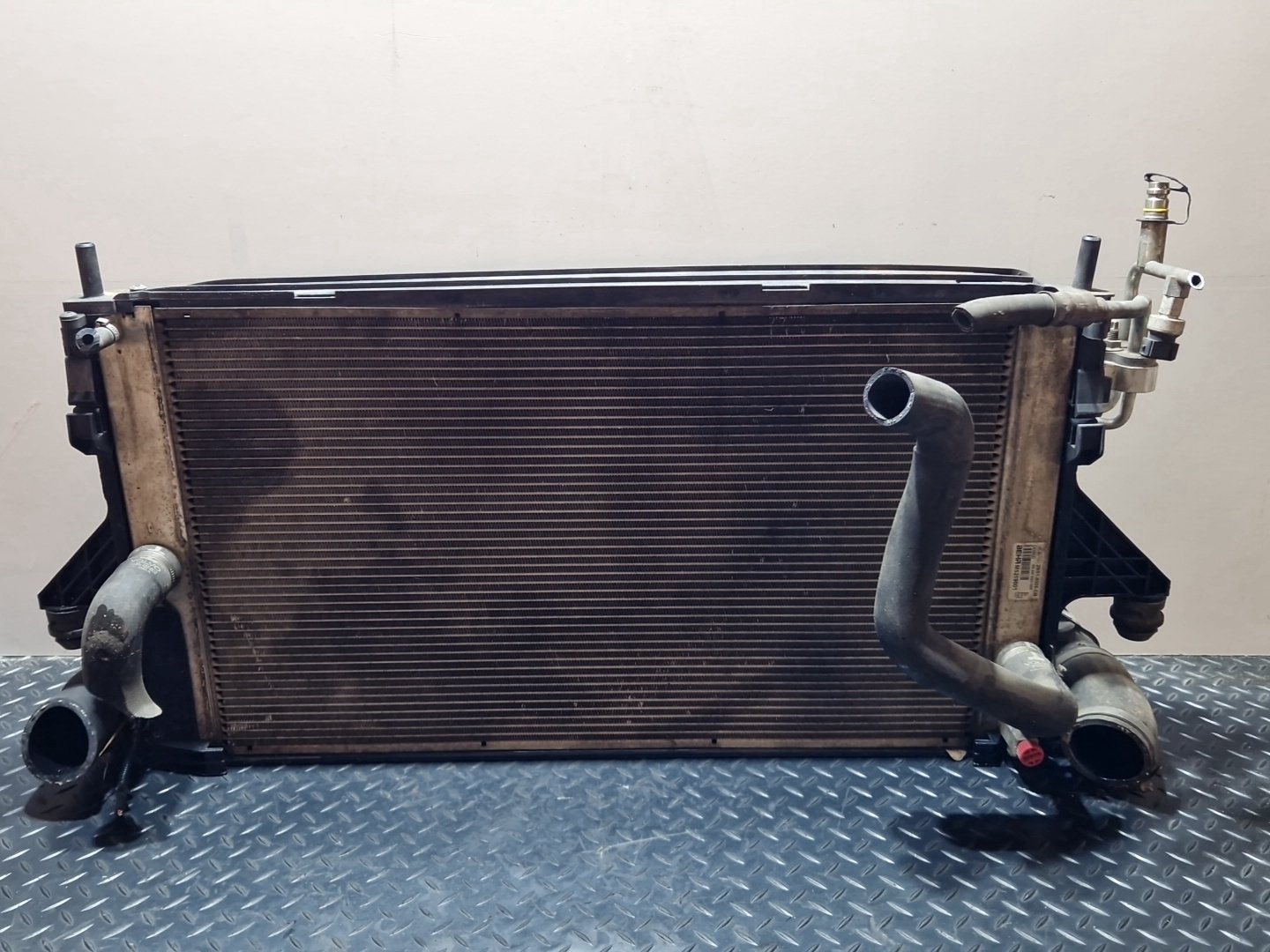 Volvo C30 2.0LL Diesel kw D5204T5 Genuine Engine Cooling Radiator 3M51-8005-DB