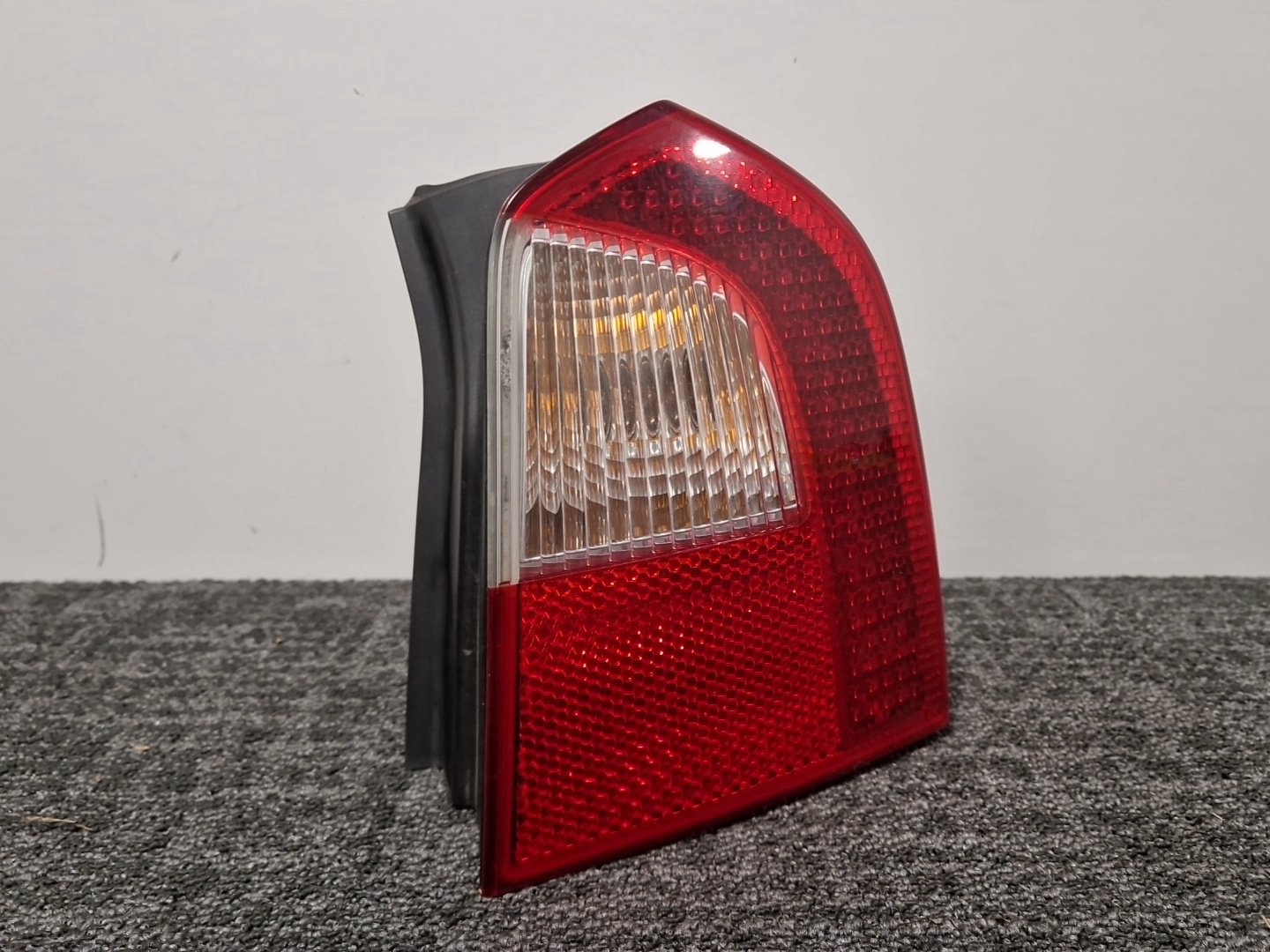 2011 Volvo V70 MK3 - Rear Right Outer Light