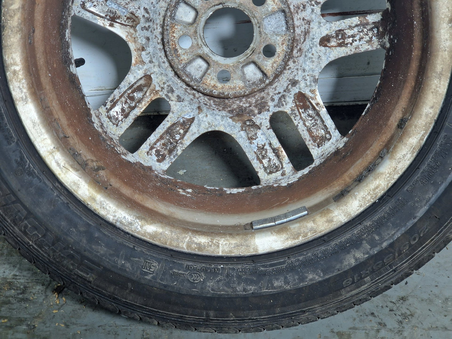 Volkswagen Golf V5 16" Alloy Wheel with Tyre 7mm 205/55/16 1J0601025F