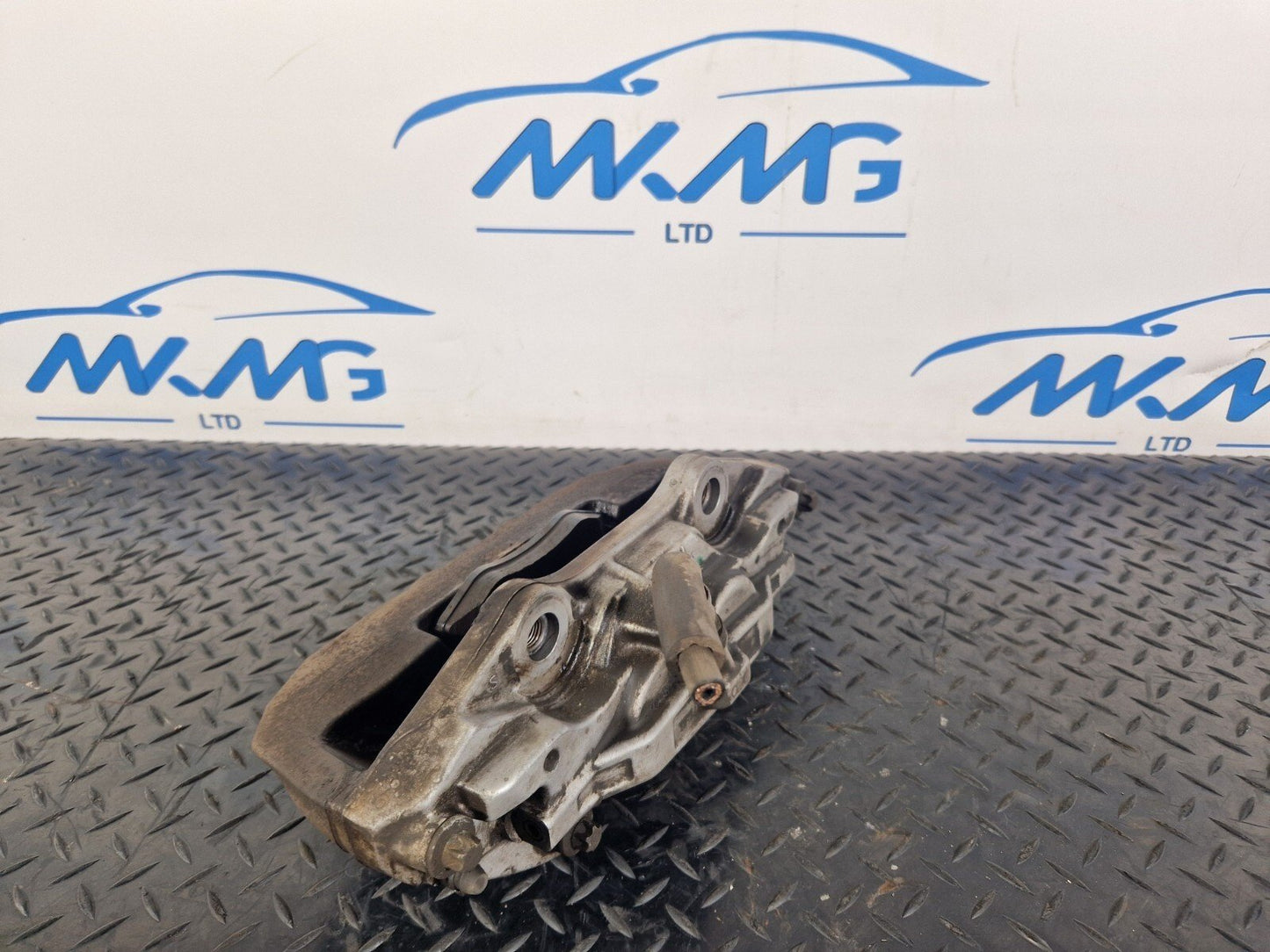 14-21 MERCEDES BENZ C300h W205 FRONT LEFT BRAKE CALIPER