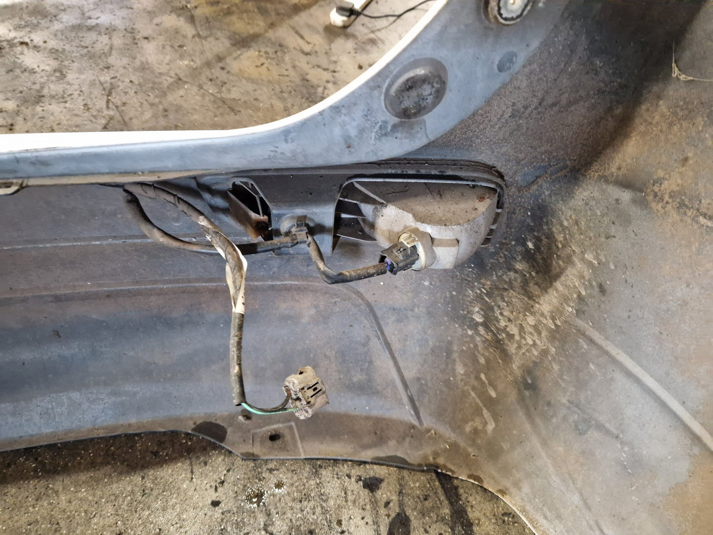 Mitsubishi Outlander PHEV MK3 (RE1) (GG2W) SUV Genuine Rear Bumper in W13A