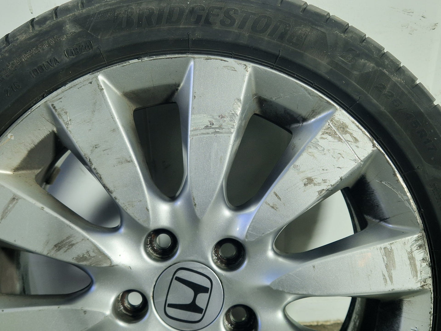 Honda Civic MK9 (FK27) 17" Alloy Wheel with Tyre ~5mm 225/45/17