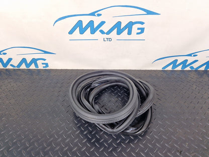 16-19 AUDI A4 B9 OEM REAR LEFT OR RIGHT DOOR RUBBER SEAL 8W5833721
