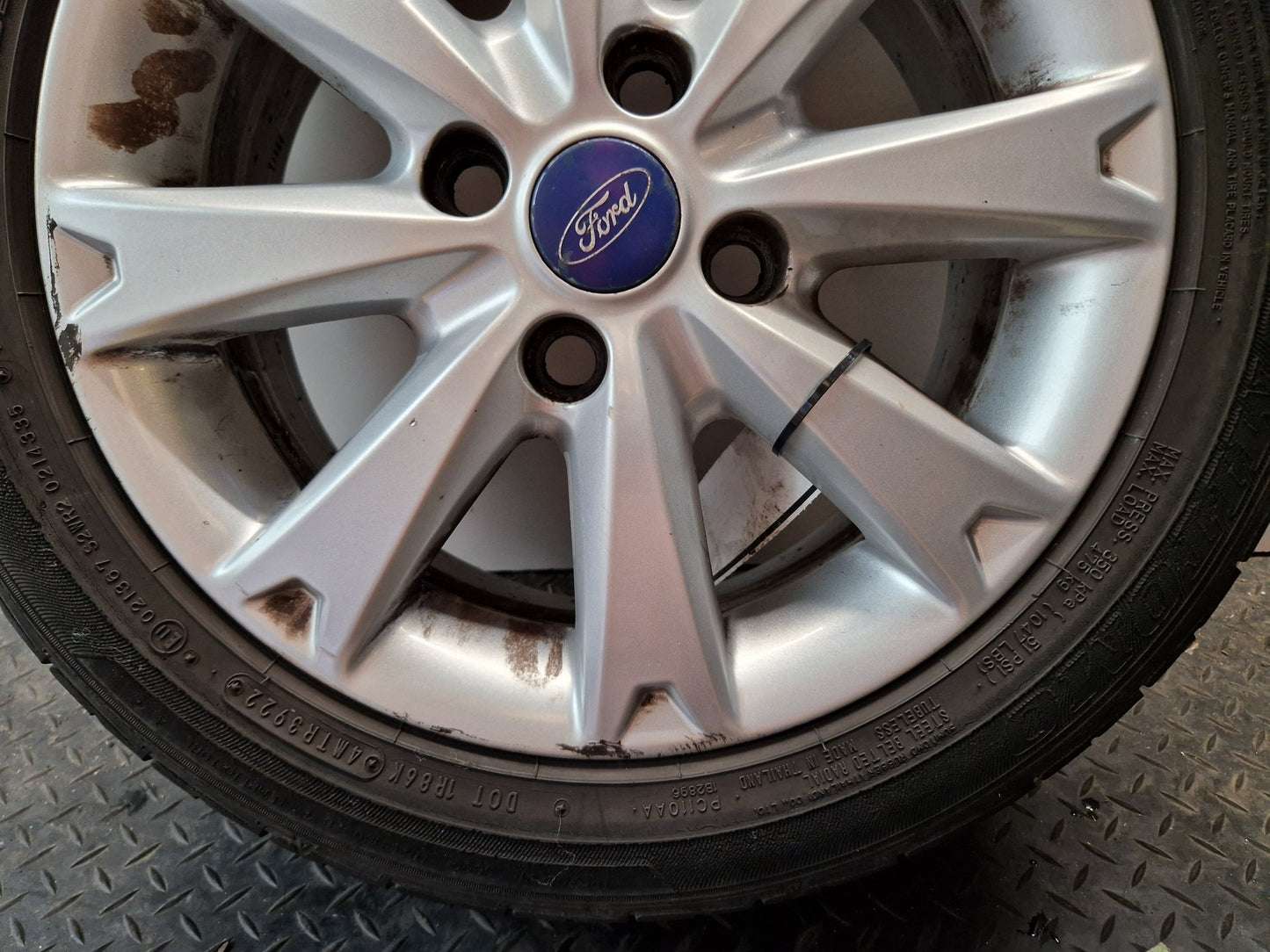 Ford Fiesta MK7 15" Alloy Wheel with Tyre 195/50/15 ~3mm 8V21-1007-GA