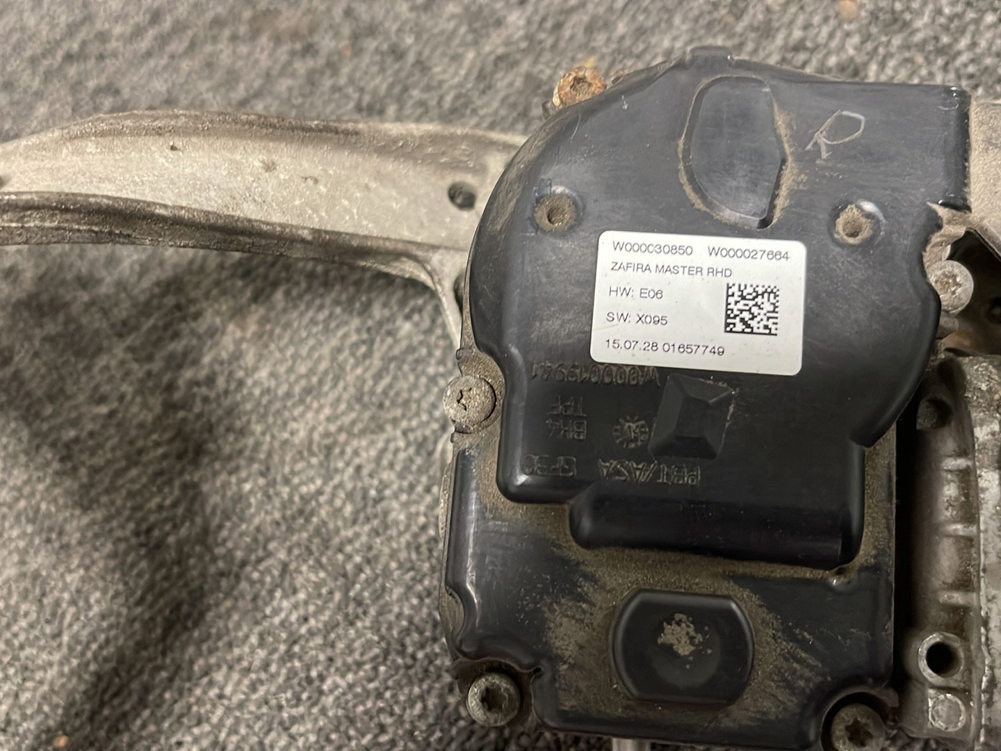 Vauxhall Zafira MK3 (C) (A3470) MPV Genuine Front Left &amp; Right Wiper Motor