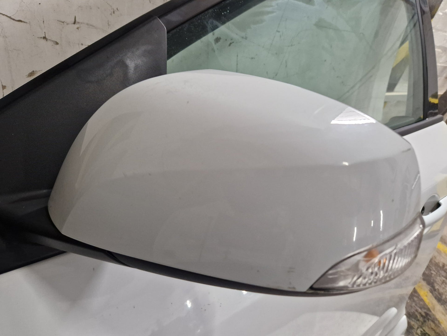 Renault Megane MK3 Hatchback Front Left N/S Passenger Complete Door in White