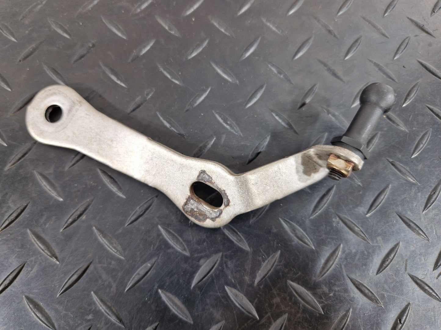 14-20 MERCEDES BENZ GLA X156 OEM EXHAUST SYSTEM FRONT PIPE UPPER BRACKET MOUNT