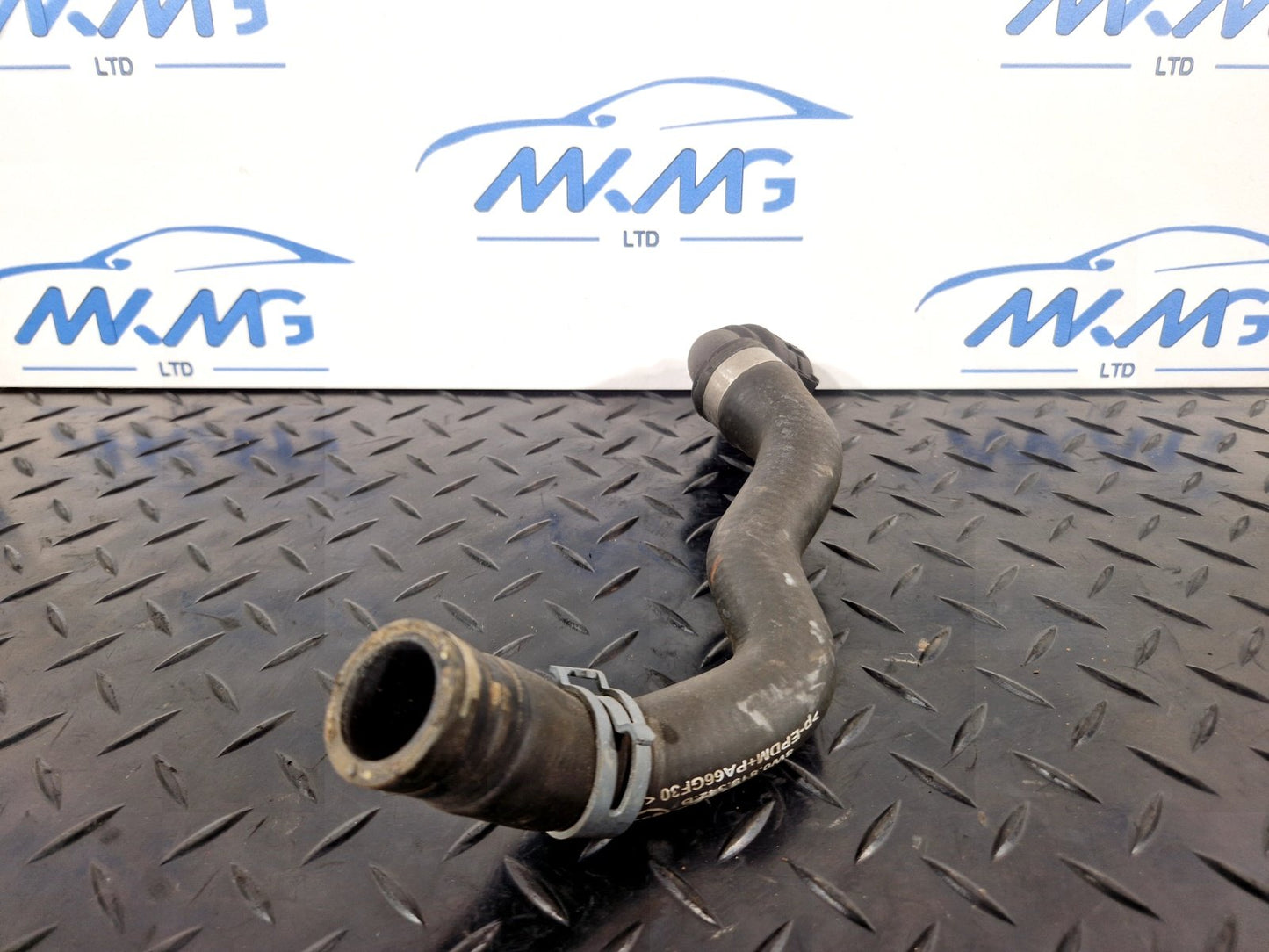 16-19 AUDI A4 B9 GENUINE HEATER HOSE PIPE 8W0819342B