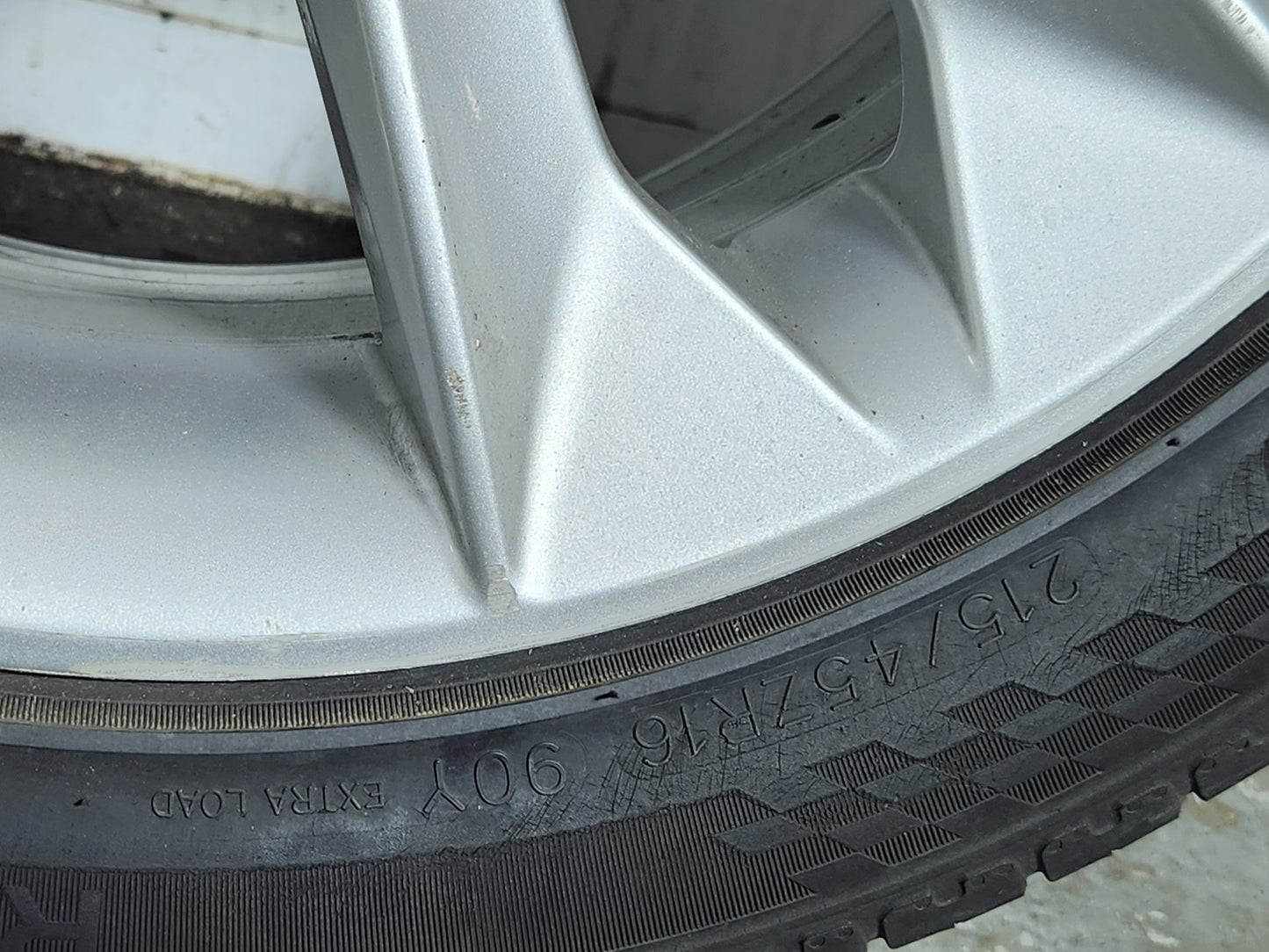 Seat Ibiza MK4 FL - 6J 16" Alloy Wheel with Tyre 215/45/16 ~4mm 6J0601025N
