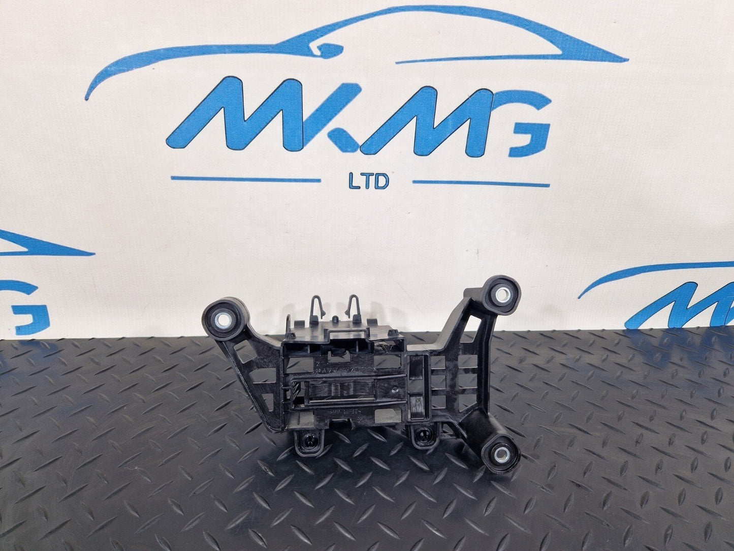 19-ON MERCEDES CLA C118 UNDER BODY BRACKET A2475452901