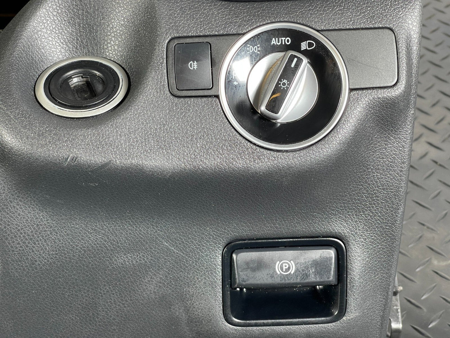 12-18 MERCEDES BENZ W176 DASHBOARD WITH PASSENGER SIDE AIR BAG 17668017879