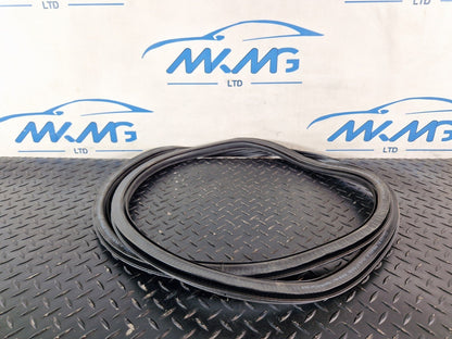 16-19 AUDI A4 B9 ESTATE REAR DOOR RUBBER SEAL FITS LEFT & RIGHT 8W9833721B
