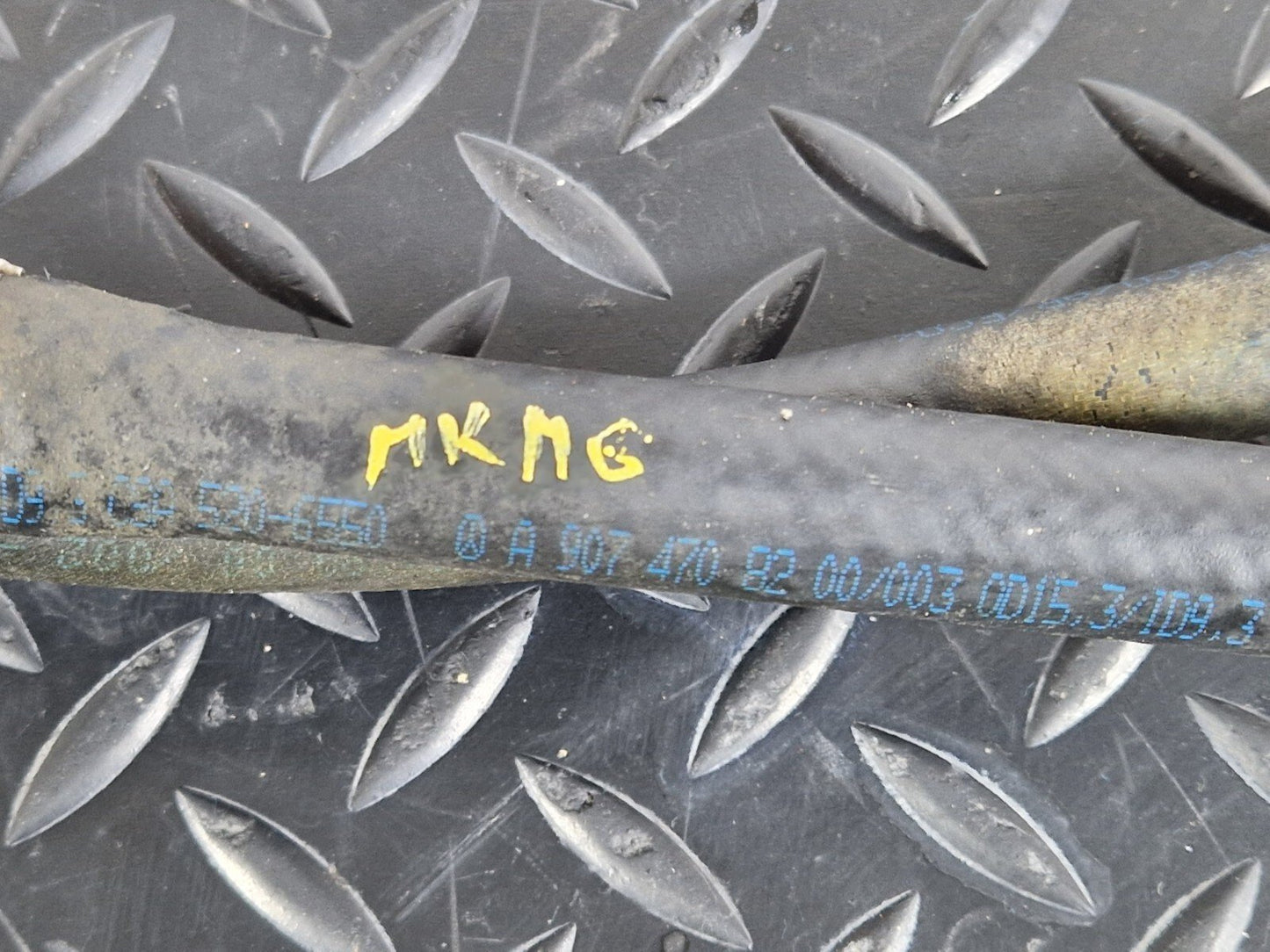 18-ON MERCEDES BENZ SPRINTER W907 GENUINE FUEL RETURN LINE PIPE HOSE A9074708200