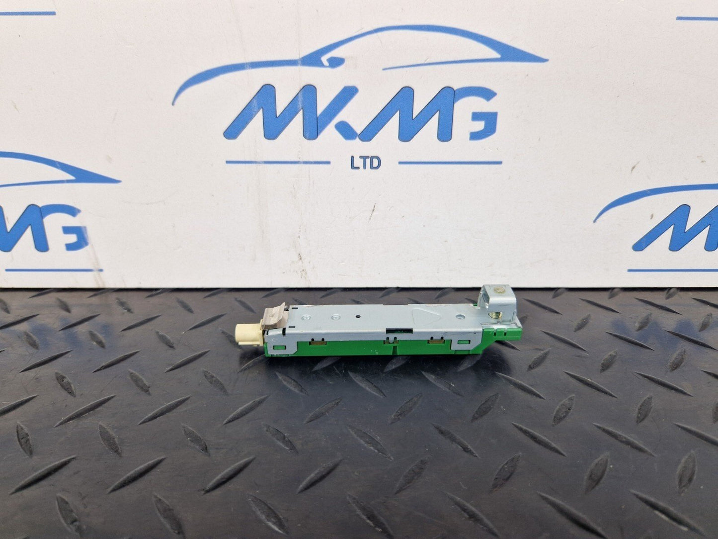 16-24 AUDI A5 F5 COUPE GENUINE ANTENNA AMPLIFIER BOOSTER 8W6035225