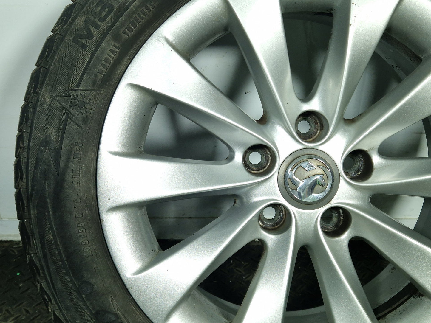 Vauxhall Meriva MK2 16" Alloy Wheel with Tyre 3mm 205/55/16