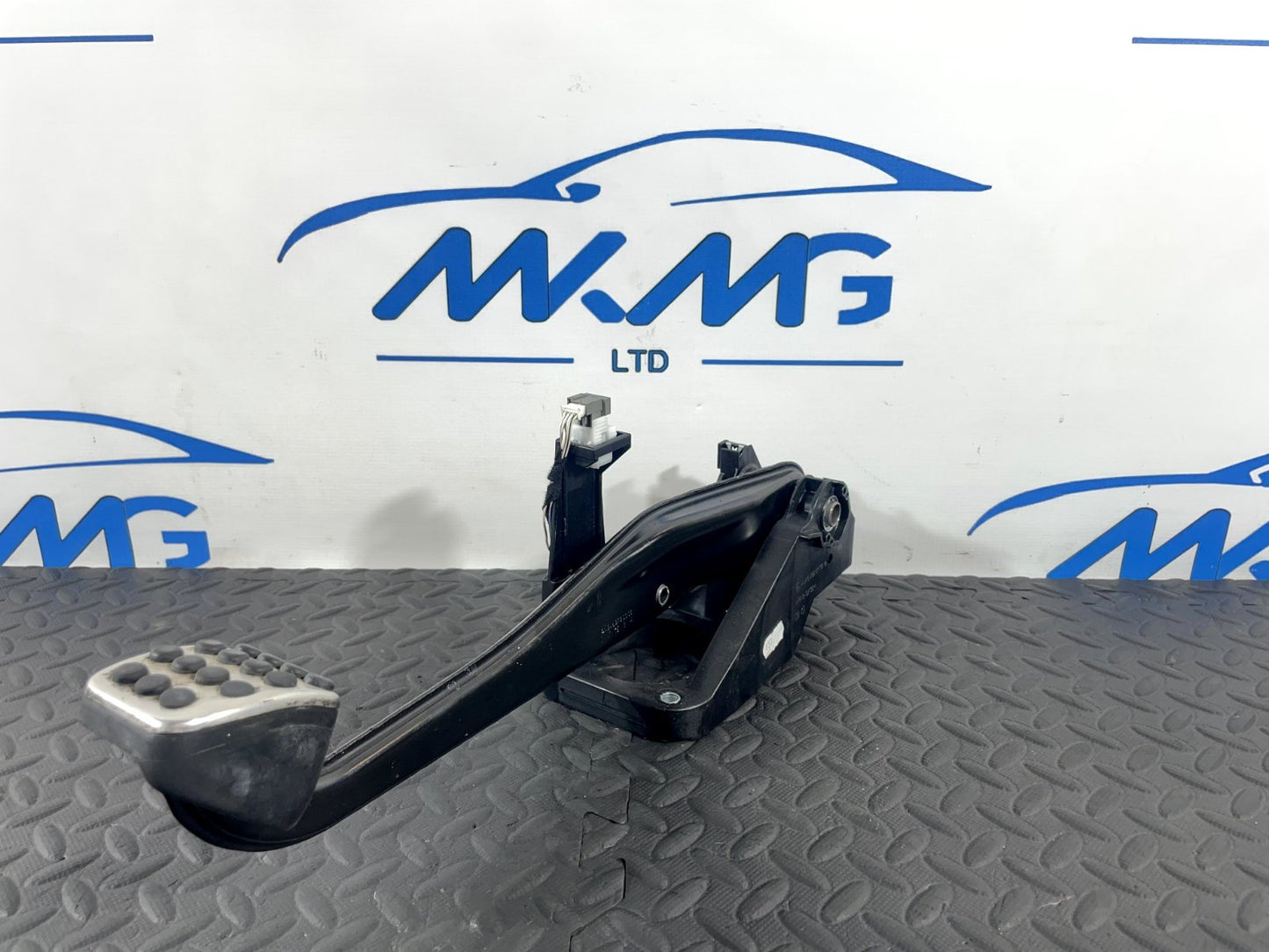 12-18 MERCEDES A-CLASS W176 GENUINE GENUINE BRAKE PEDAL A2462920308 A2462900119
