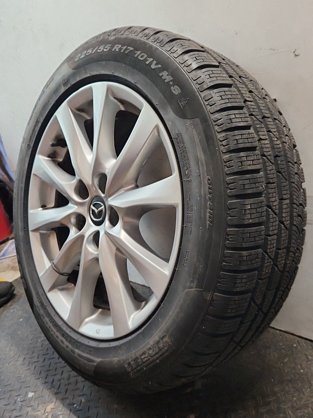 Mazda 6 MK3 (GJ) 17" Alloy Wheel with Tyre 225/55/17 ~8mm