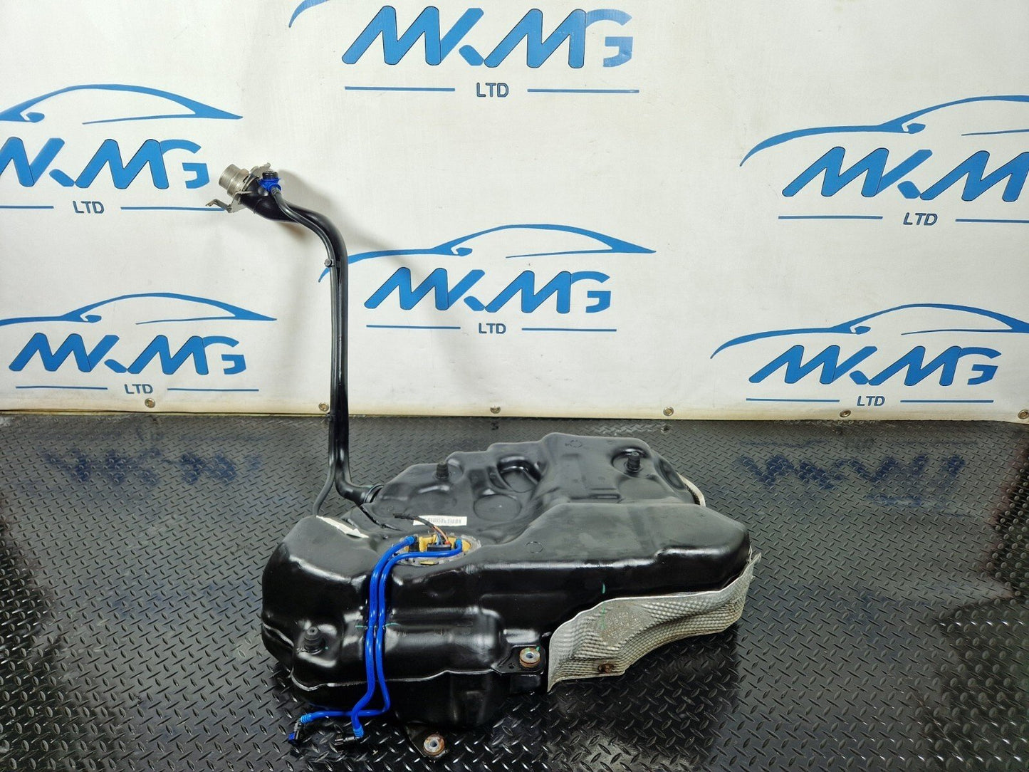 16-24 AUDI A5 F5 COUPE GENUINE DIESEL FUEL TANK WITH PUMP 8W6201021