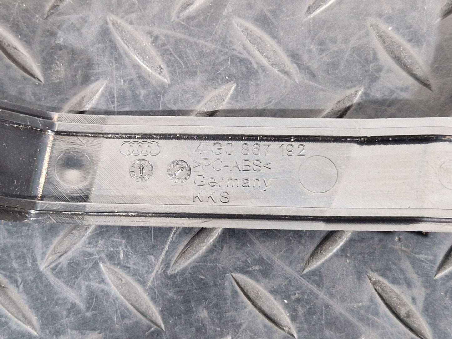 Audi Unknown Part Type 4G0867192