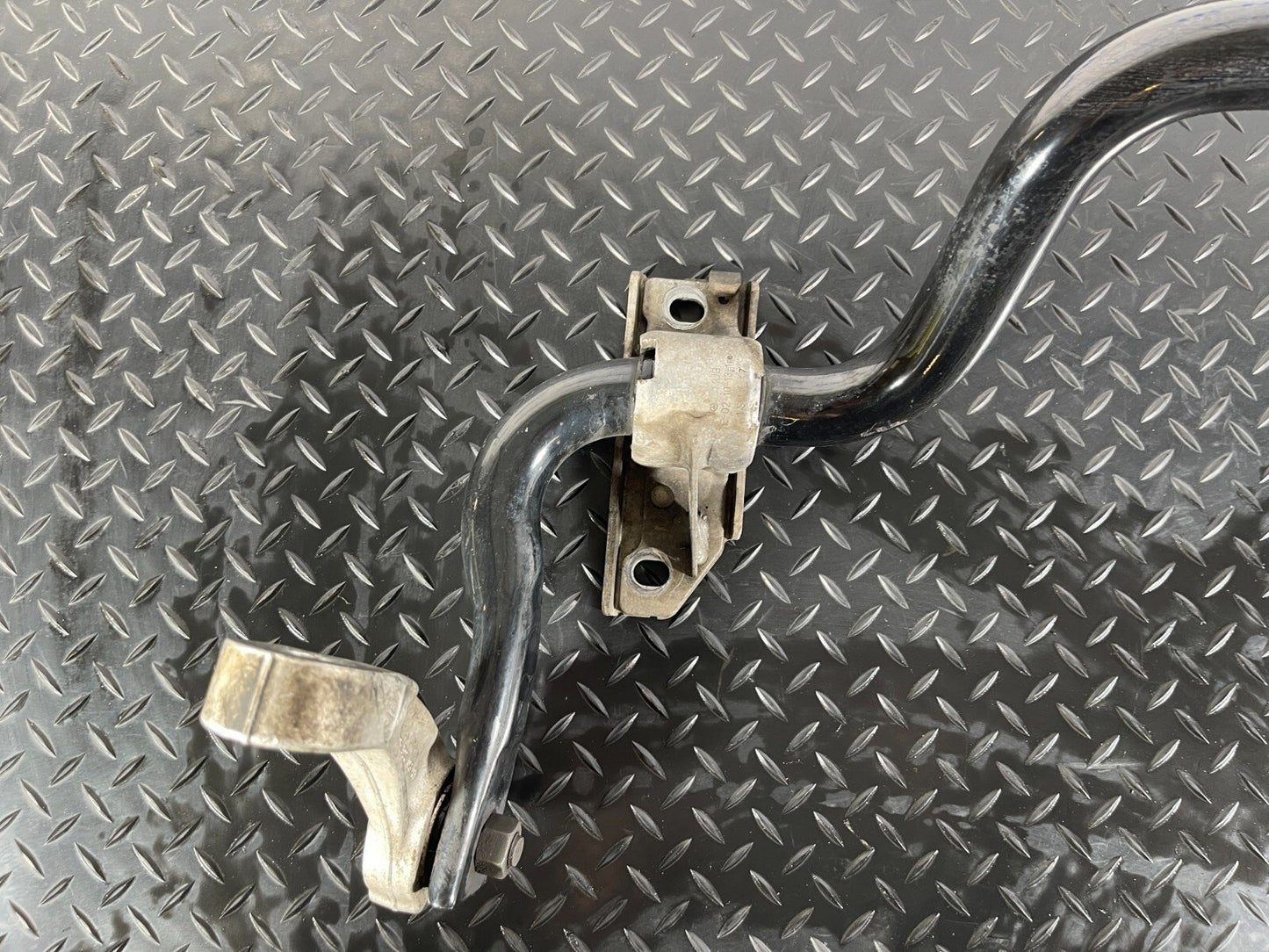 14-21 MERCEDES BENZ C350e W205 GENUINE FRONT ANTI ROLL BAR A2053231065