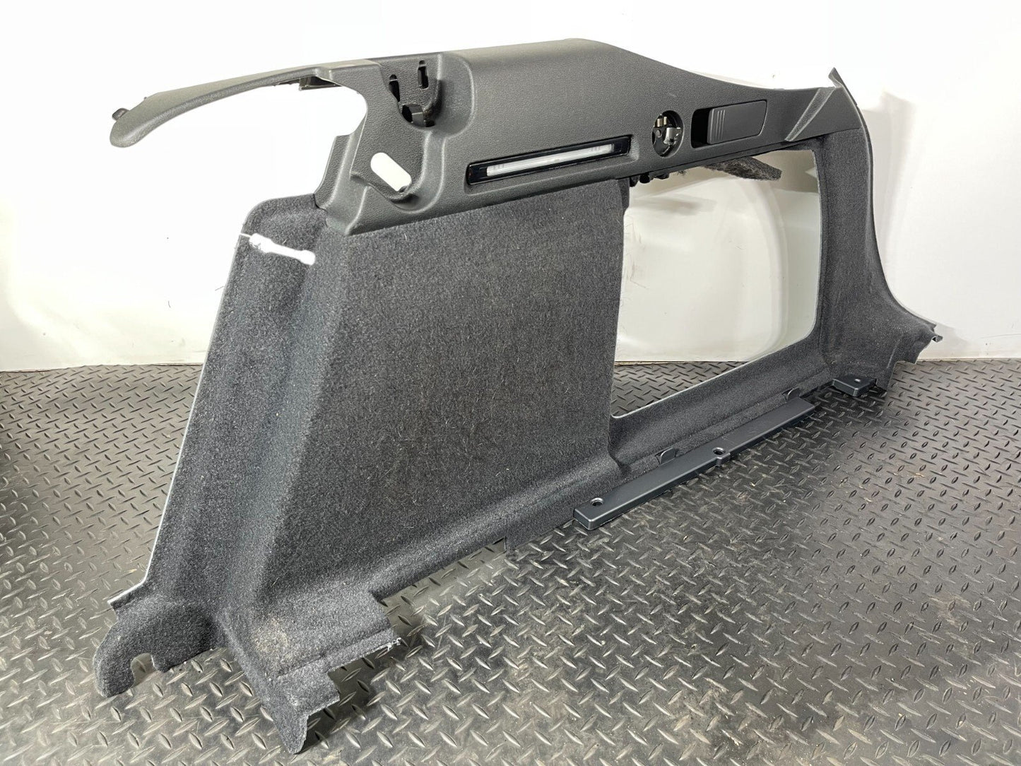 16-19 AUDI A4 B9 ESTATE GENUINE REAR RIGHT DRIVER SIDE BOOT TRIM PANEL 8W9863880