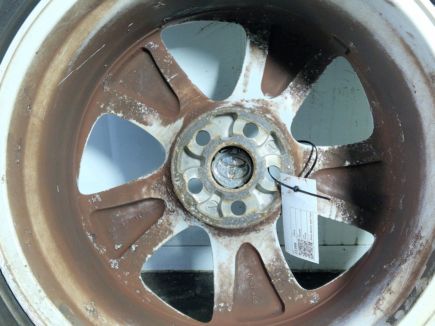 Toyota Prius MK3 (ZVW30) 17" Alloy Wheel with Tyre 215/45/17 ~3mm