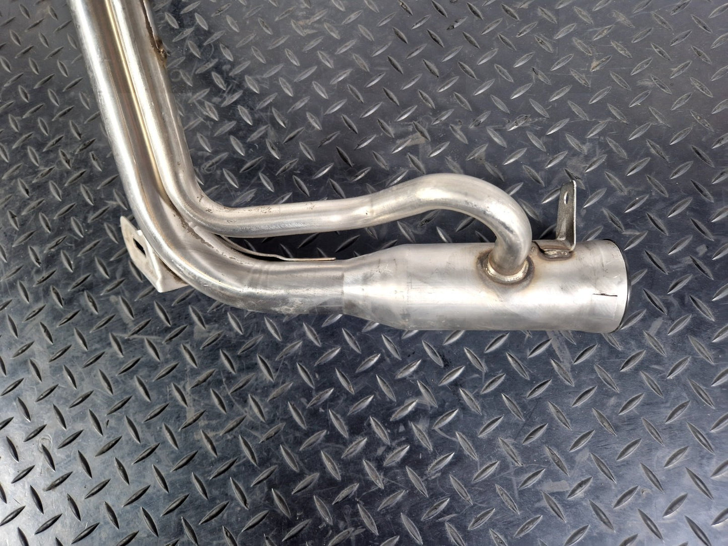 2019-ON  LAND ROVER DISCOVERY L550 LCI FUEL TANK FILLER PIPE LK72-9032-ED