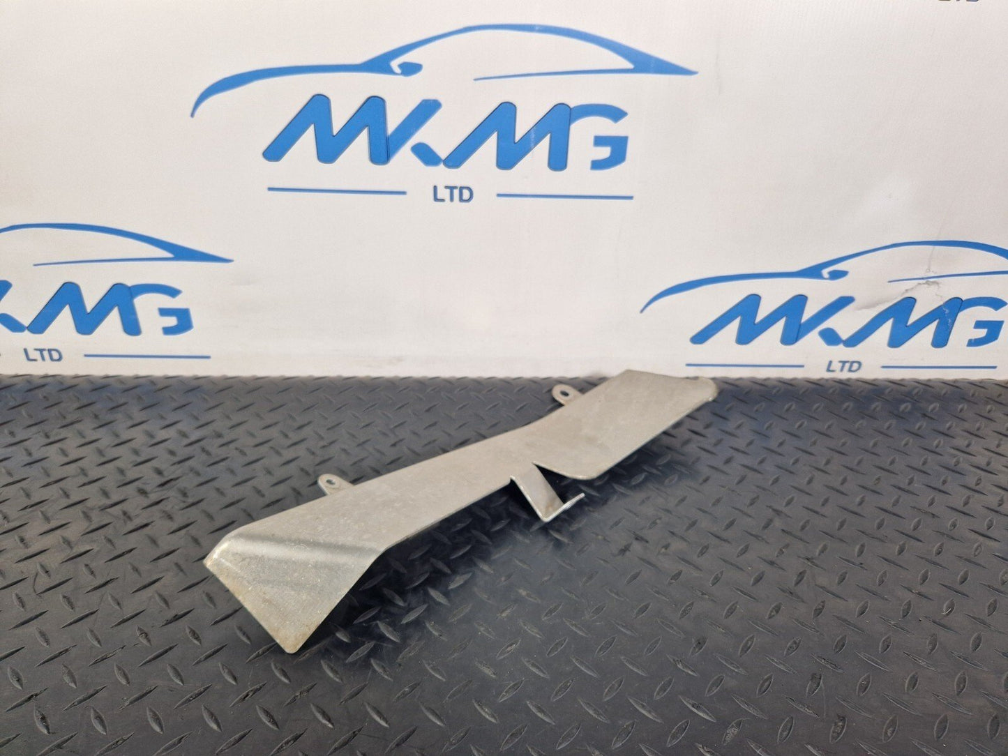 16-19 AUDI A4 B9 GENUINE ALUMINIUM ENGINE SHELID PLATE COVER 8W0201192D