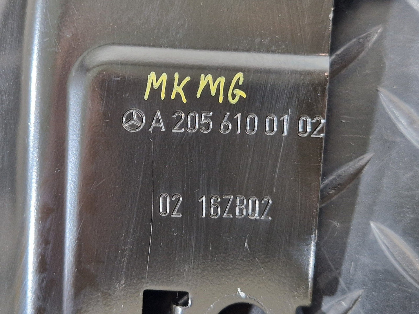 14-21 MERCEDES BENZ W205 OEM BOOT TRUNK FLOOR LEFT SUPPORT BRACKET A2056100102
