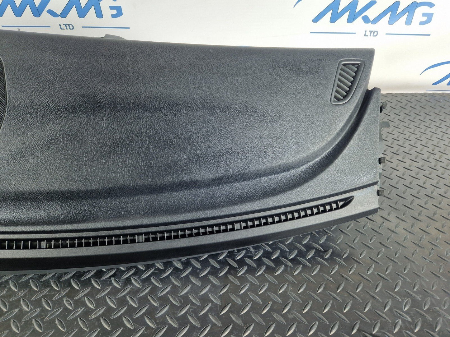 MERCEDES BENZ C200 W205 OEM DASHBOARD ASSEMBLY & AIR BAG A2056802887 A2058600500