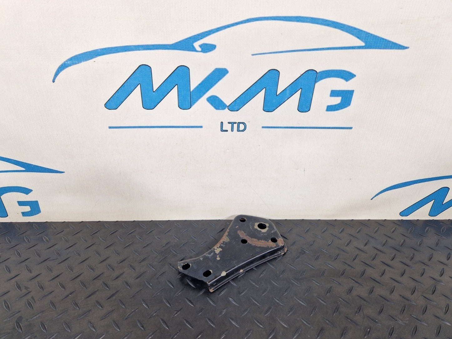 14-21 MERCEDES BENZ C220 W205 REAR SUBFRAME RIGHT SIDE STOP PLATE A2053520800