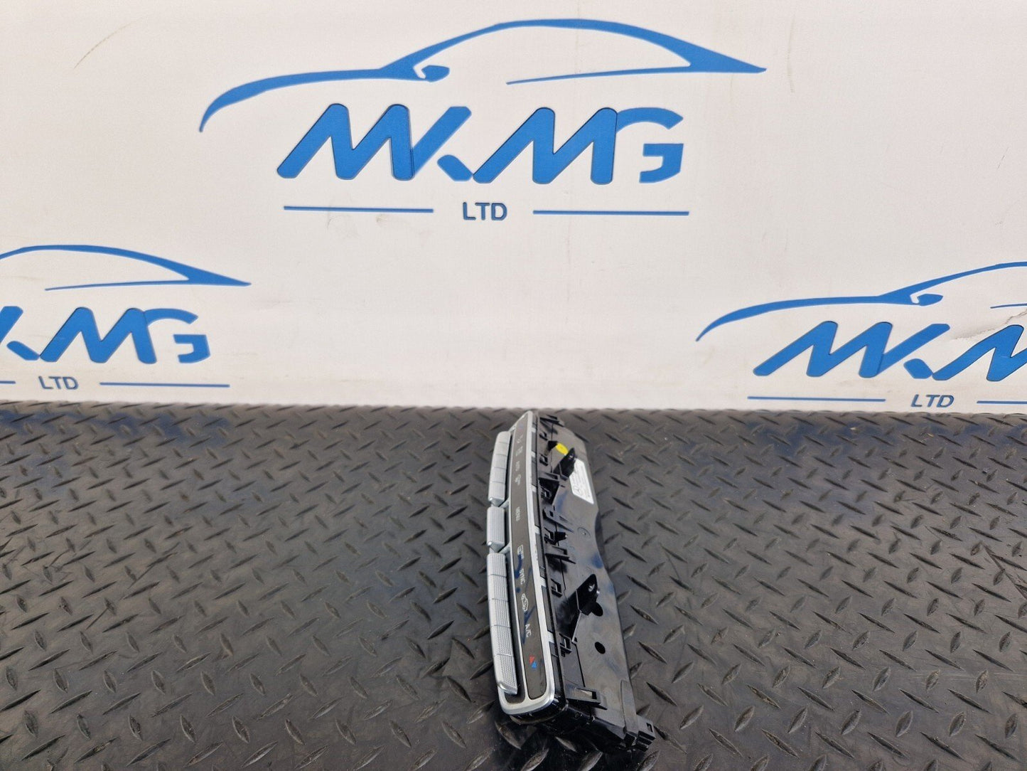 14-21 MERCEDES BENZ C300h W205 A/C HEATER CLIMATE CONTROL PANEL A2059054706