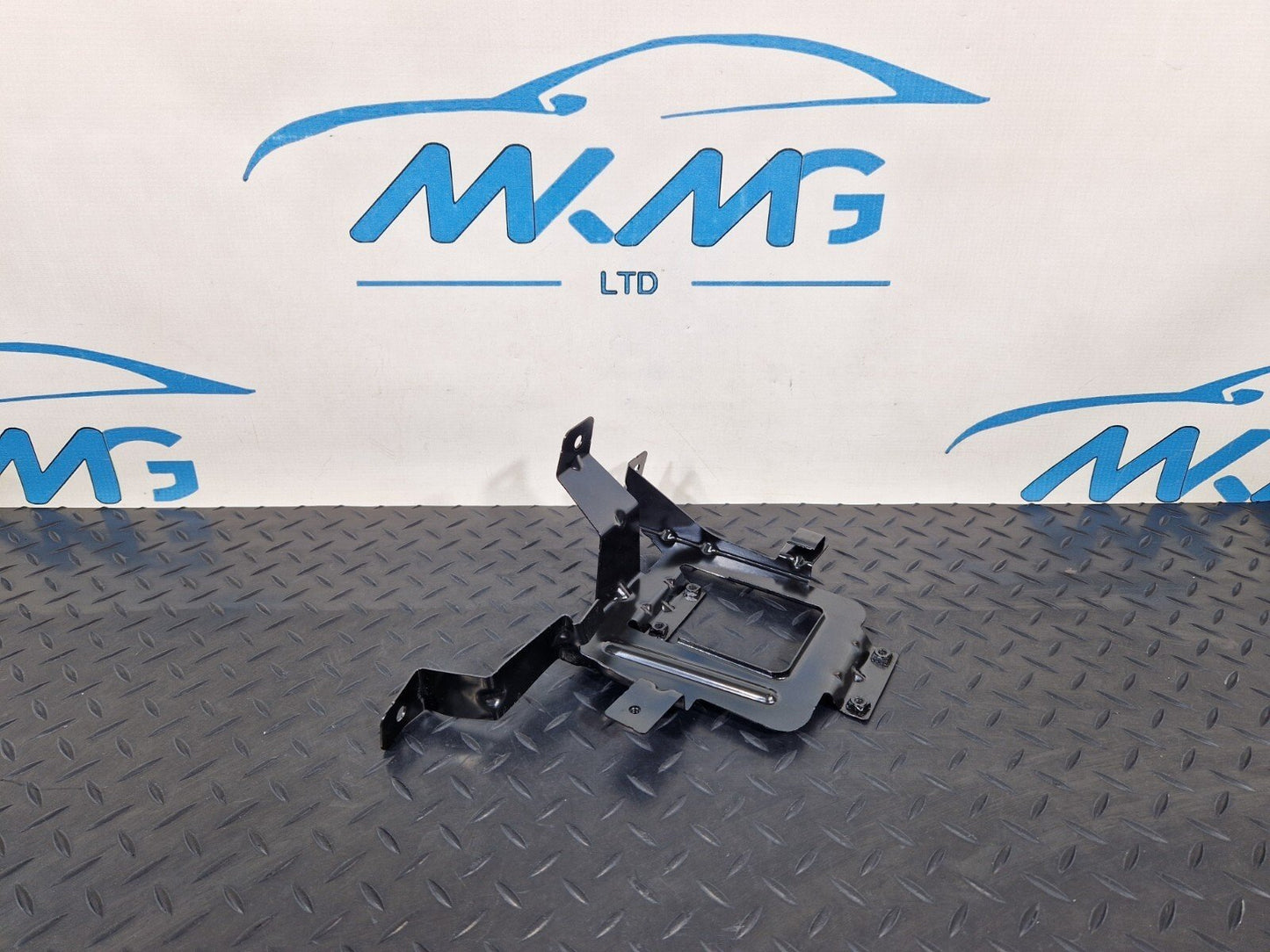14-23 MERCEDES BENZ VITO W447 OEM FRONT WALL CARRIER BRACKET MOUNT A4475400340
