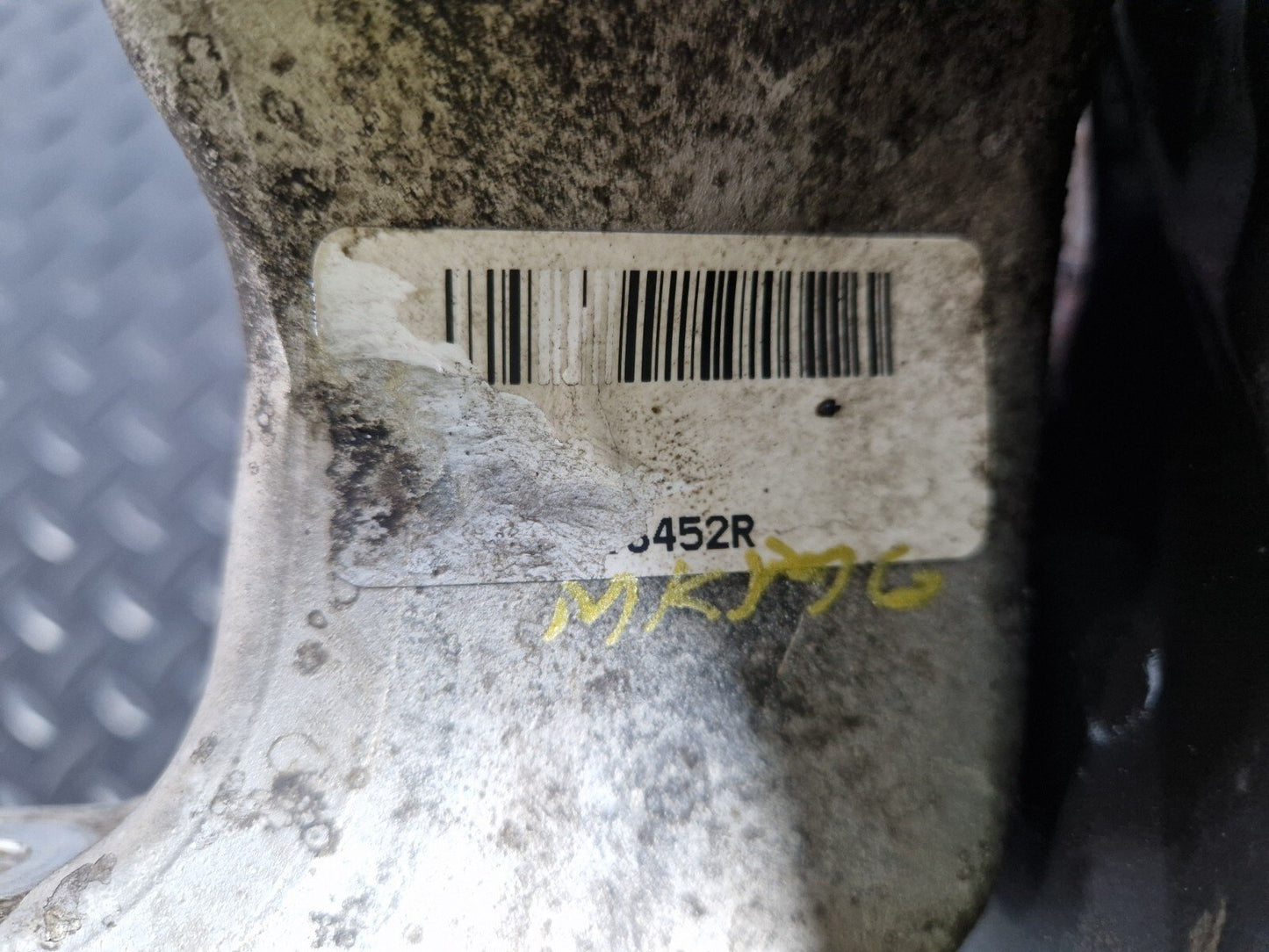 14-21 MERCEDES C CLASS W205 REAR RIGHT O/S COMPLETE WHEEL HUB & BEARING