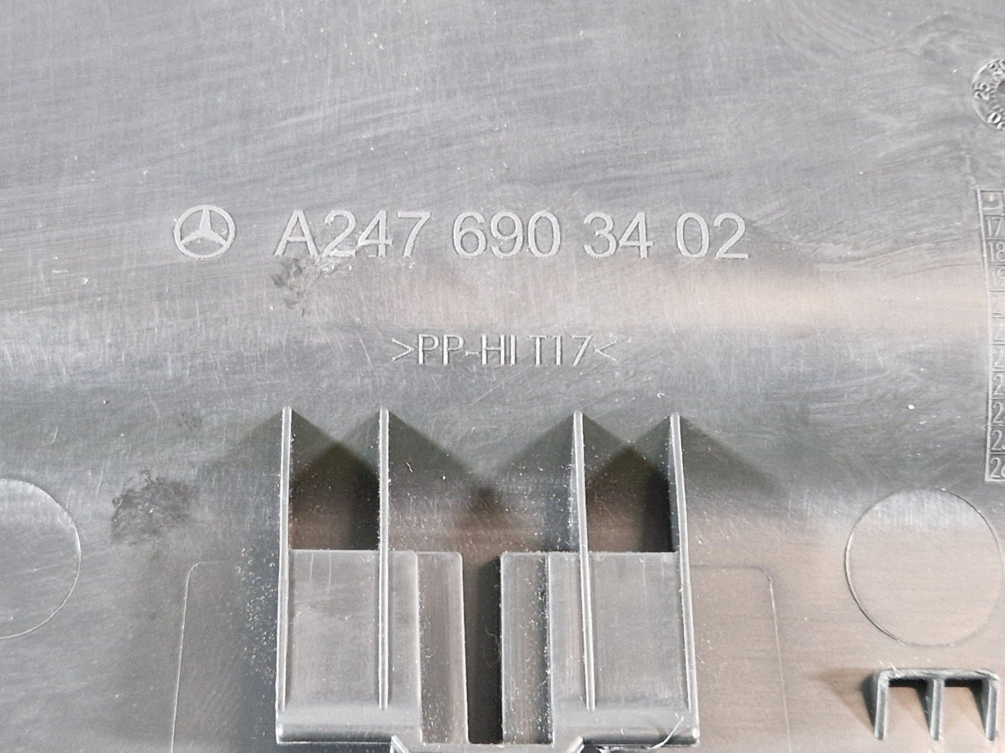 19-ON MERCEDES BENZ B CLASS W247 OEM RIGHT B PILLAR TRIM A2476903402