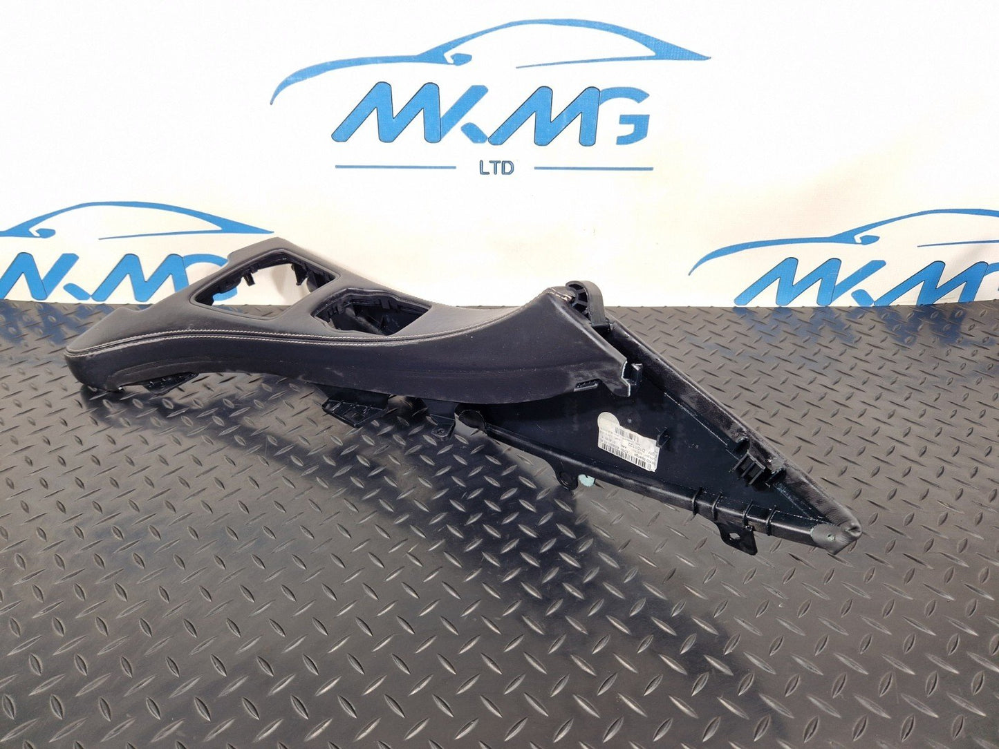 11-18 BMW 6 SERIES F06 GENUINE CENTRE CONSOLE LEATHER TRIM IN BLACK 9197340